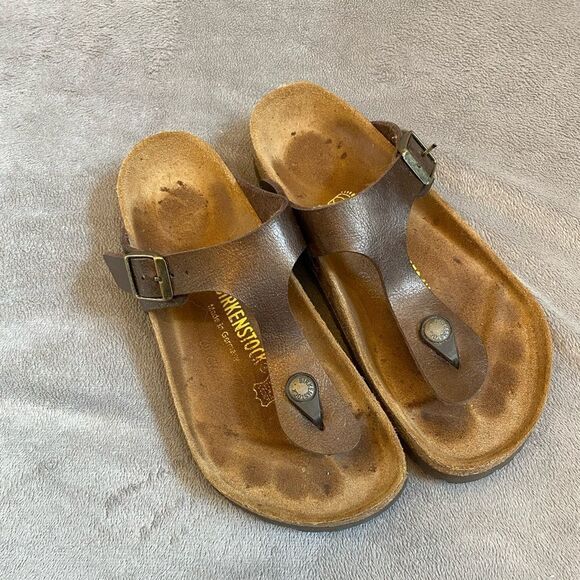 Birkenstock Shoes - Birkenstock Bronze Gizeh Sandals Women Size 5